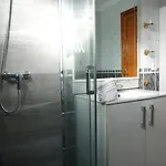 Costa, Cerca De La Playa Y Comercios. Apartamento