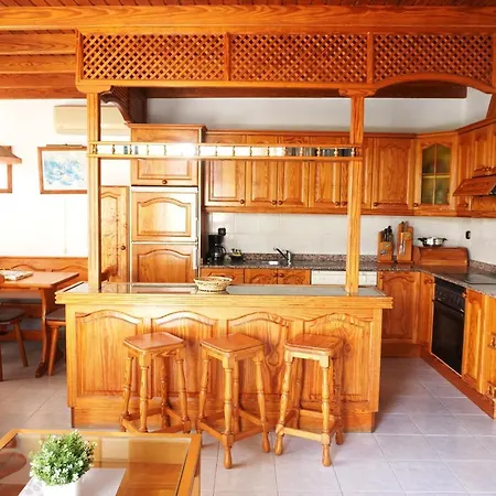 Costa, Cerca De La Playa Y Comercios. Appartement