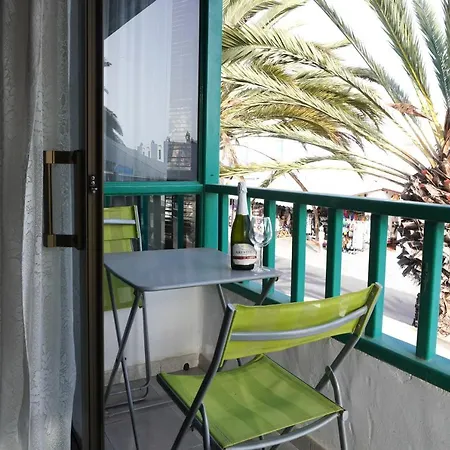 Costa, Cerca De La Playa Y Comercios. アパート
