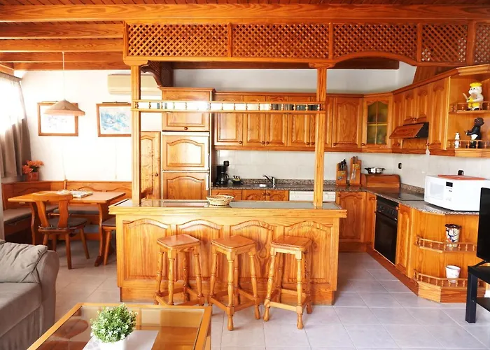 Costa, Cerca De La Playa Y Comercios. Apartment