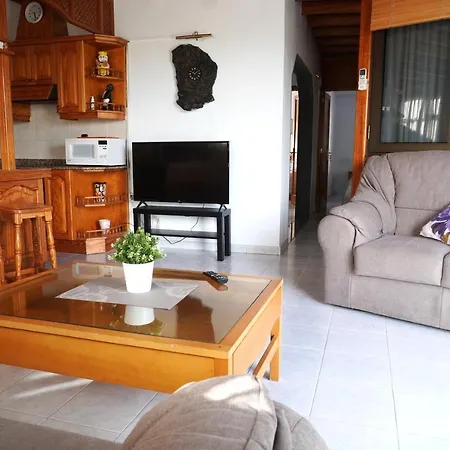 Costa, Cerca De La Playa Y Comercios. Apartamento Costa Teguise