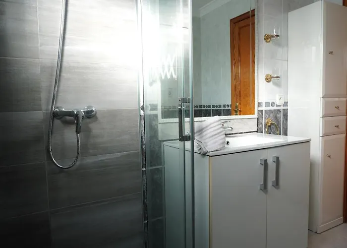 Costa, Cerca De La Playa Y Comercios. Apartamento