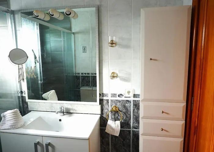 Costa, Cerca De La Playa Y Comercios. Apartamento *